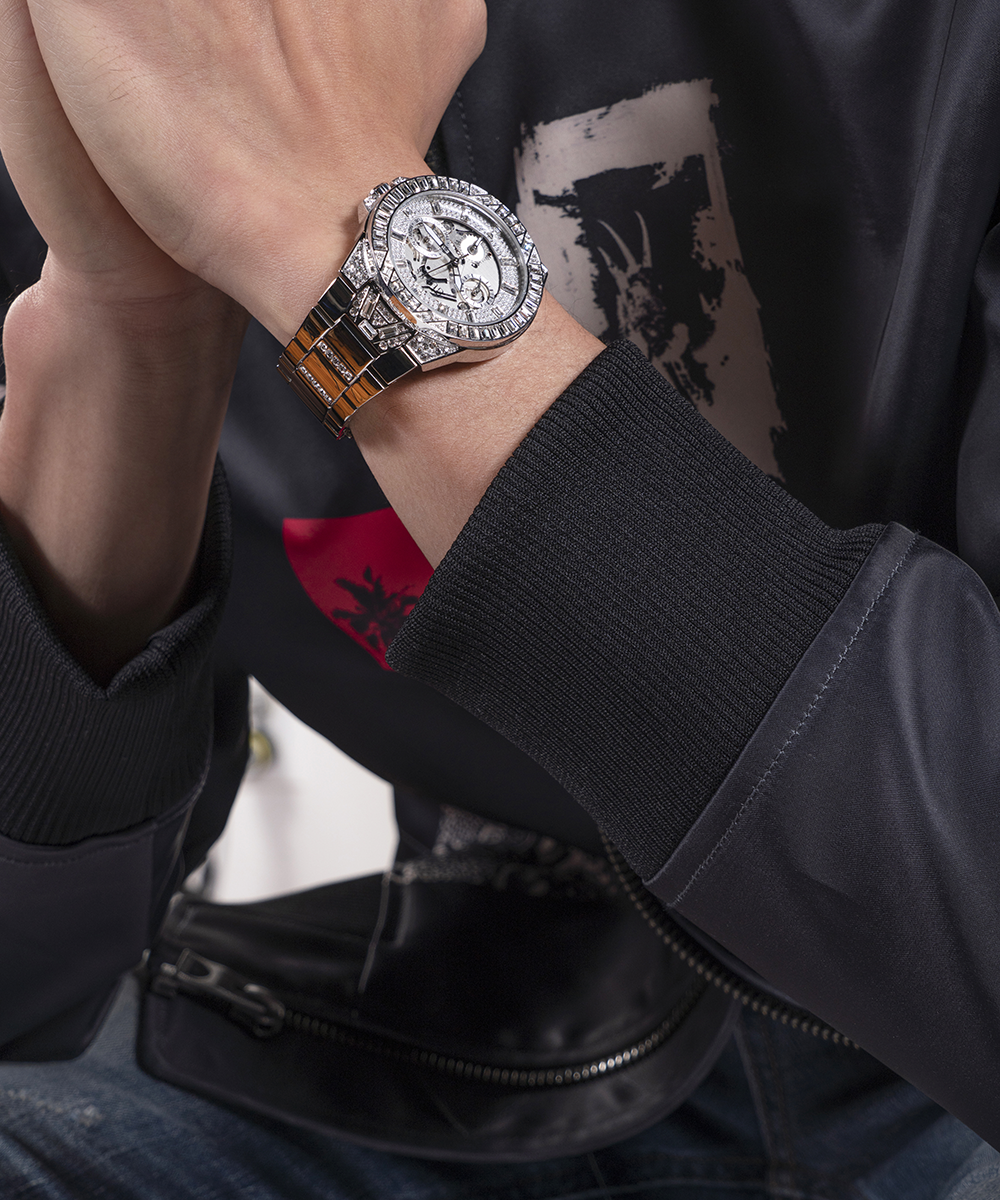 GUESS Mens Silver Tone Multi-function Watch